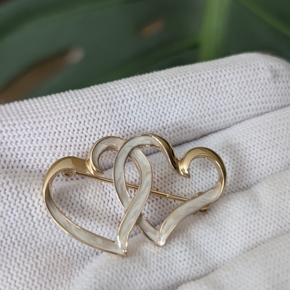 Signed DORLAN Vintage Double Heart Brooch | Gold Tone Enamel